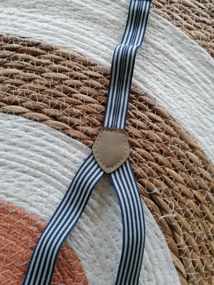 Lot de deux paires de bretelles bébé garçon / jeune garçon - photo numéro 2