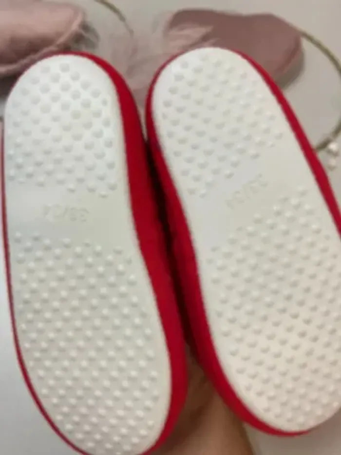 Chaussons garçon - Mickey - neuf - disney - Taille 33/34 - photo numéro 4