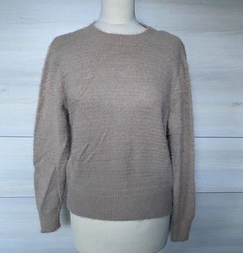 Pull avec dentelle dans le dos