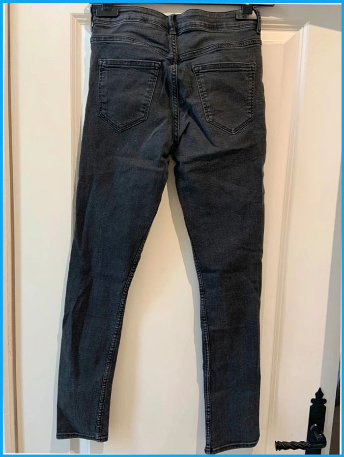 🔝 Jean troué H&M noir gris foncé taille XS 34 en coton polyester et elasthane - photo numéro 2