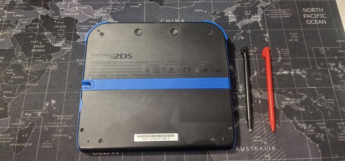 Console Nintendo 2 ds - photo numéro 3