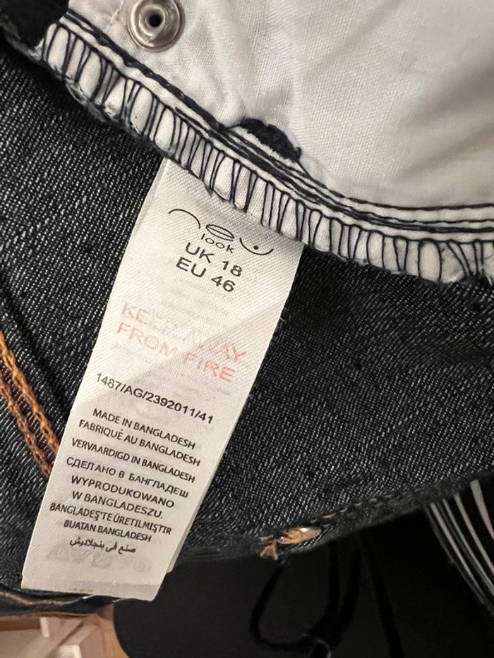 Lot de 4 pantalons grossesse/maternité longueur 3/4 bon état - photo numéro 5