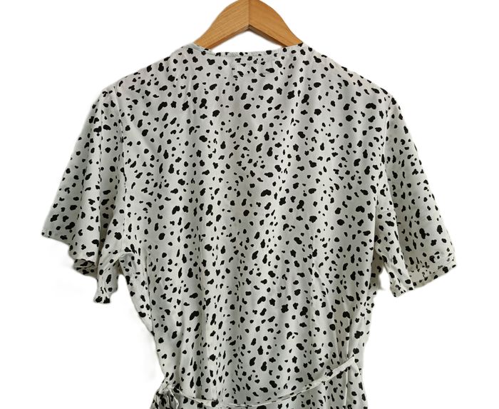 Robe cache coeur blanche et noire. Lefties. Taille 40 / 42 - photo numéro 4