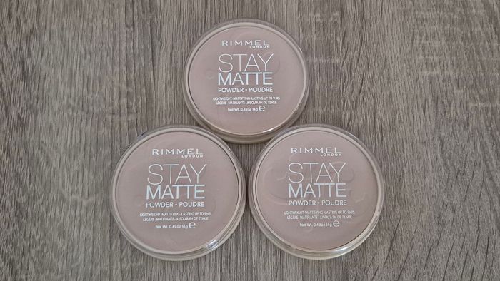 Rimmel - Stay Matte Long Lasting Pressed Powder - 004 Sandstorm (lot de 3) - photo numéro 2