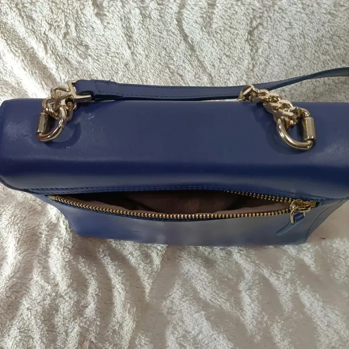 Sac bandoulière Lancaster bleu marine en cuir lisse, chaîne dorée amovible S046 - photo numéro 5