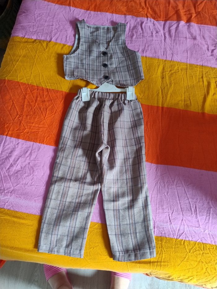 Costume léger à carreaux - photo numéro 2