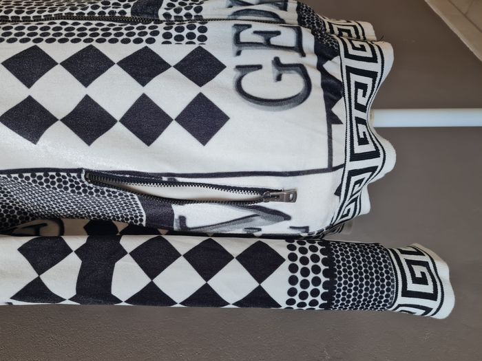 Veste zippée à capuche GV Paris - photo numéro 7