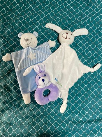 Lot de peluches bébé