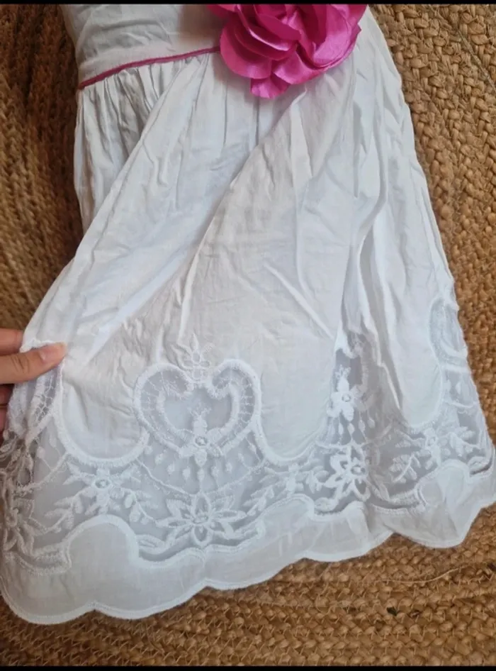Magnifique robe blanche avec rose cérémonie fille tahari 3 ans - photo numéro 5