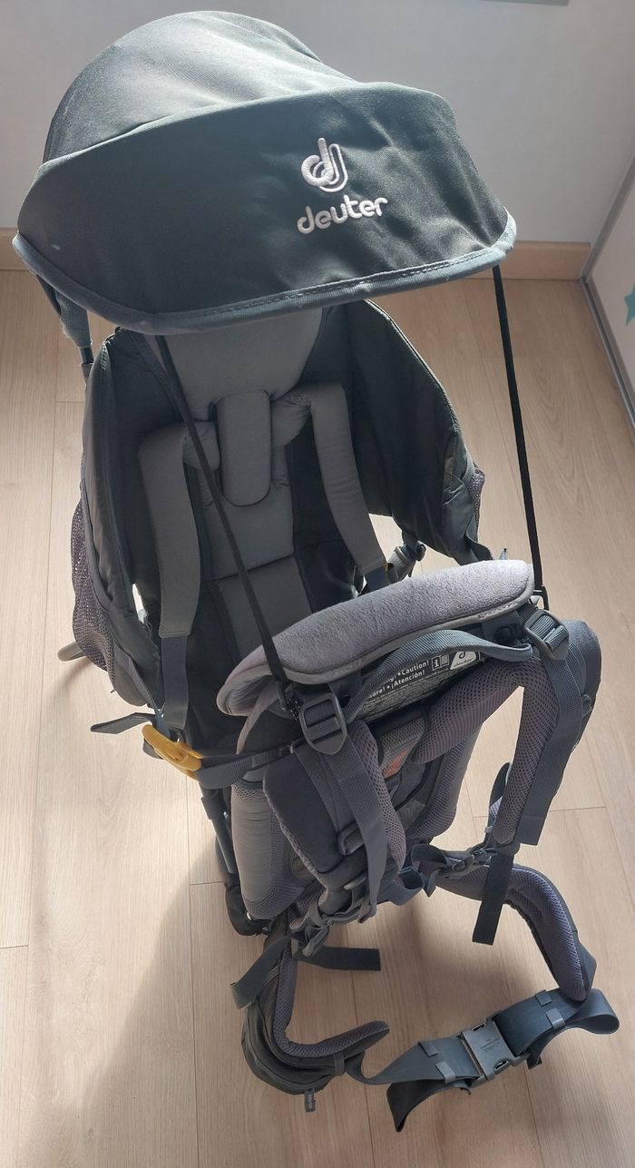 Porte bébé Deuter