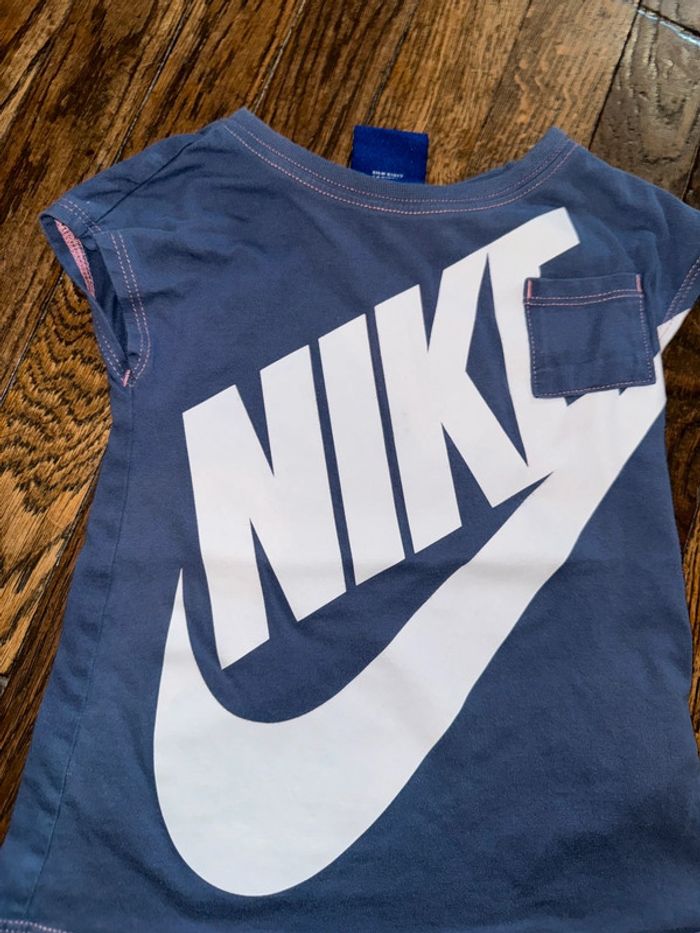 Robe Nike 18 mois (taille pas immense) - photo numéro 2