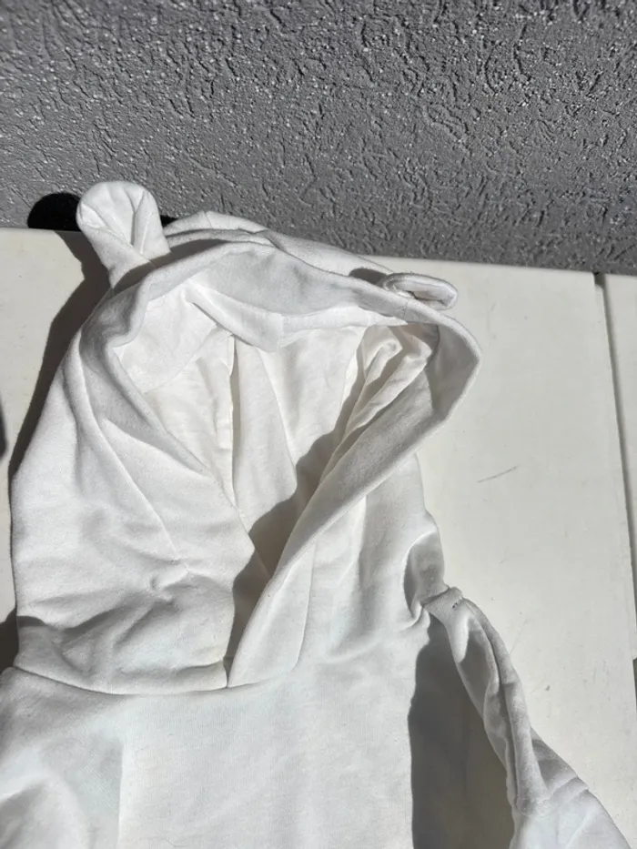Sweat blanc avec oreille d’ours taille 6-9 mois 74 cm - photo numéro 2