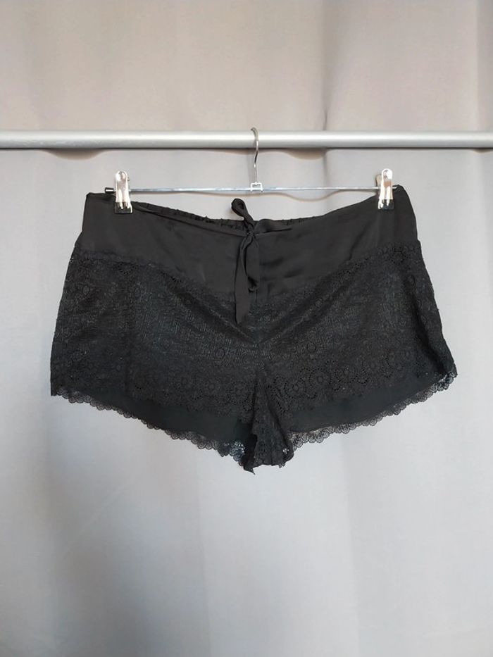 Short dentelle noir