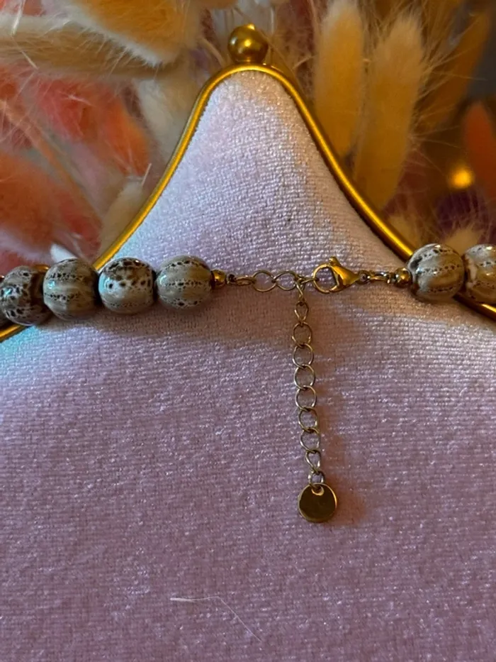Collier grosses boules bois médaille xxl vierge en relief - photo numéro 5