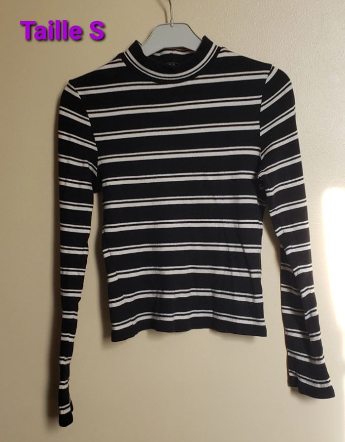 Haut fin col cheminée taille S