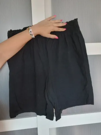 Short noir