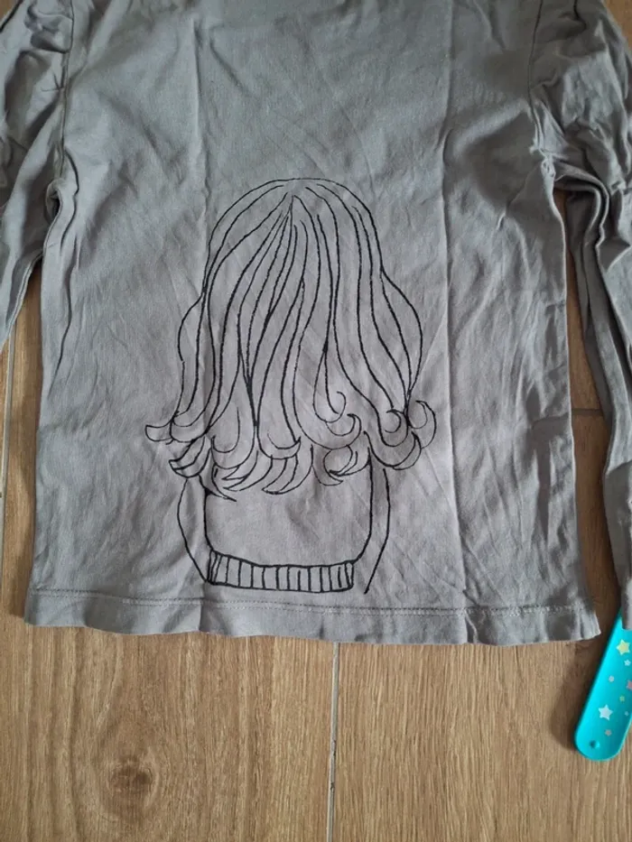 T-shirt manches longues 6 ans très bon état - photo numéro 5