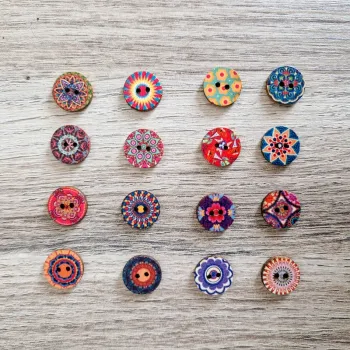 Lot de 16 boutons en bois vintage