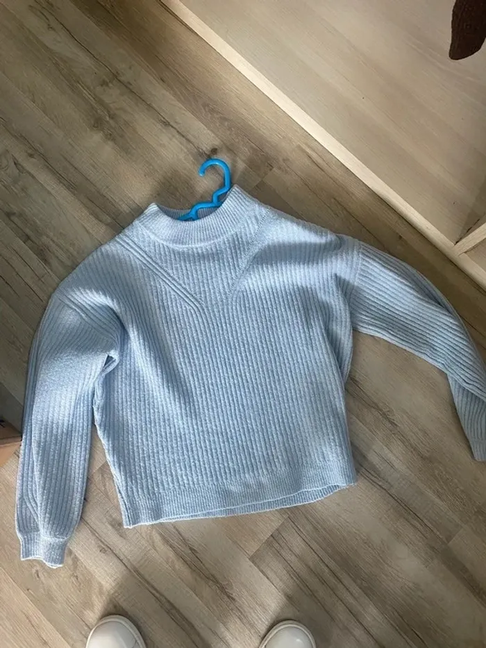 Pull bleu clair