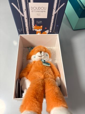 Tiwipi renard avec mouchoir doudou et compagnie 
