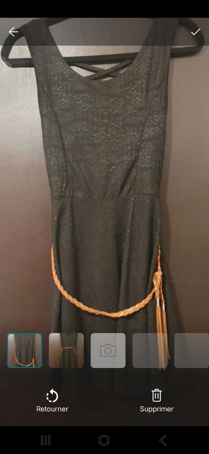 Robe noir avec ceinture - photo numéro 2