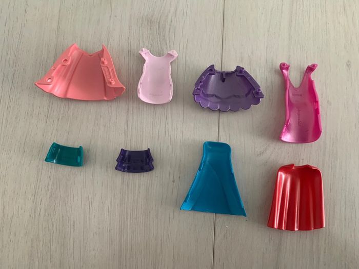 Lot de pièces de vêtements Playmobil - photo numéro 4