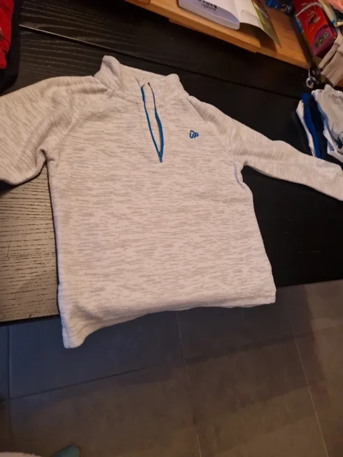 Pull taille 6 ans