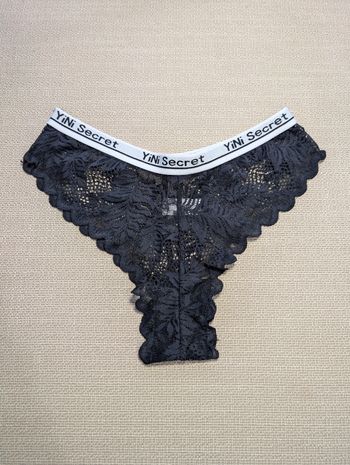 Culotte string noir et blanc
