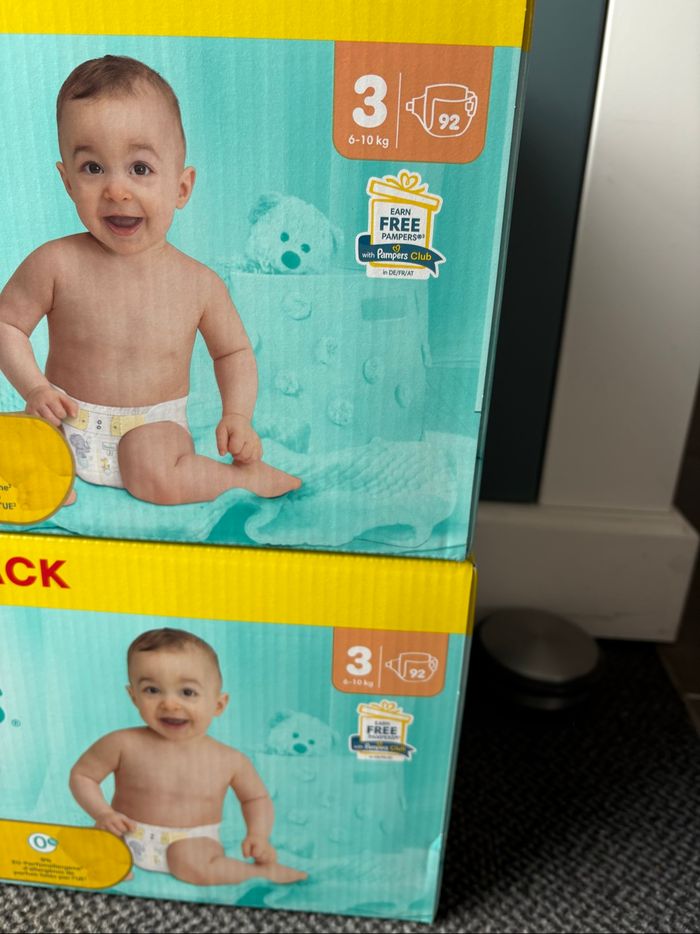 Un lot de deux packs de couches Pampers premium protection Taille 3 6/10 kg - photo numéro 2
