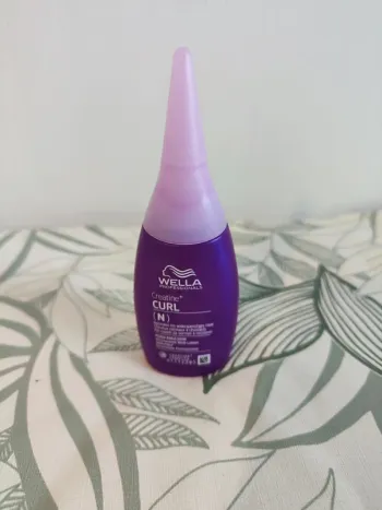 Wella professionals creatine+ curl N  cheveux normaux à resistants 75ml valeur 12€