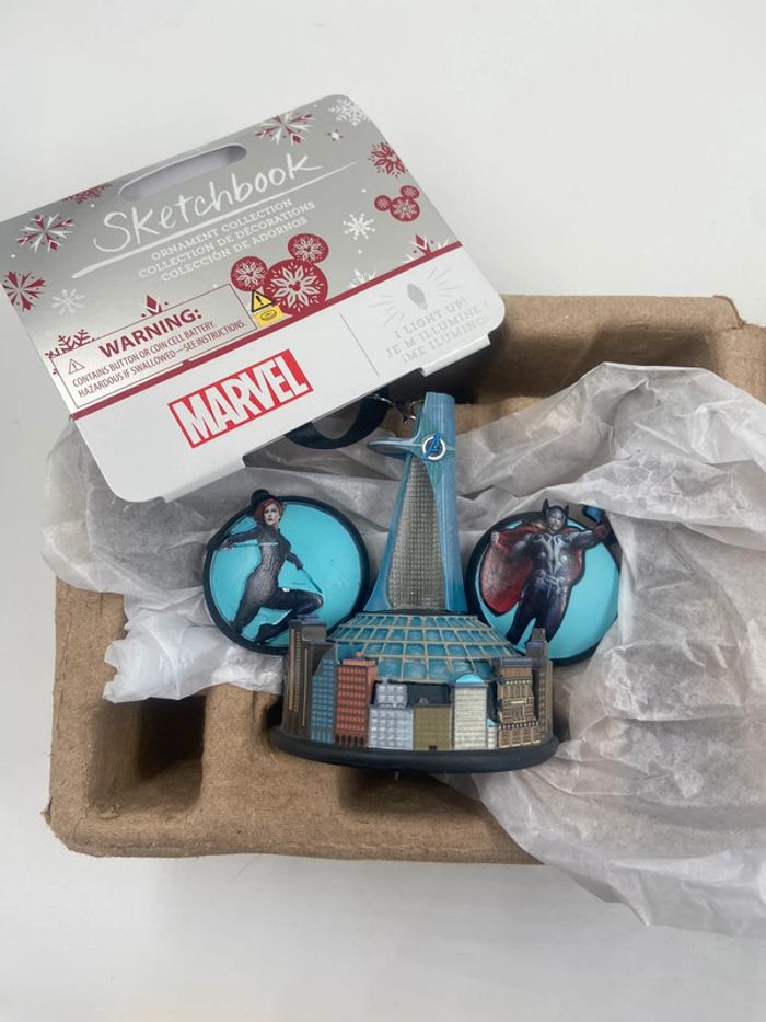 Disney Store Ornement LightUp Marvel Avengers Mickey Ears Sketchbook / Boule Disney - photo numéro 3