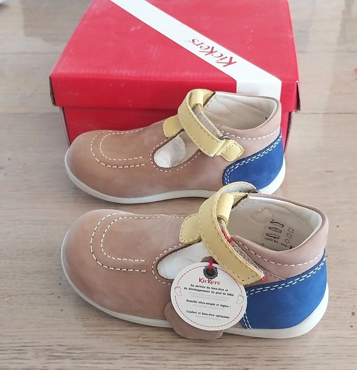 Chaussures enfant pointure 26 neuves - photo numéro 4
