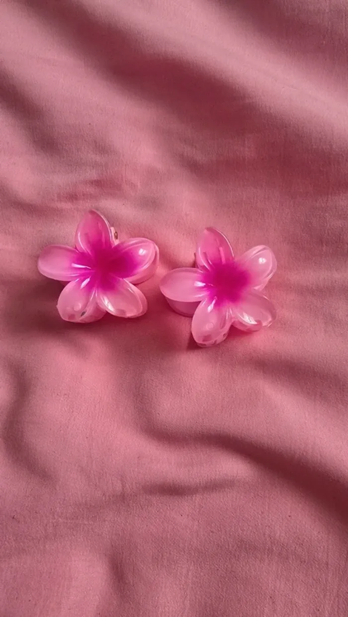 Lot x 2 petites pinces à cheveux fleurs d'hibiscus neuf