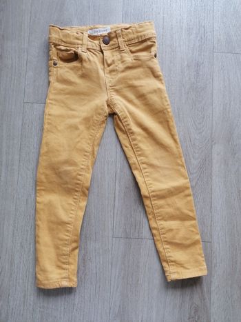 Jeans slim jaune moutarde Kiabi