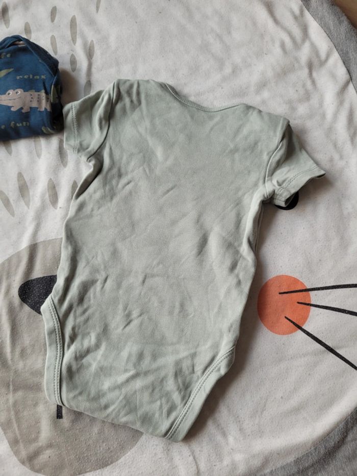 Lot de 5 bodies manches courtes 3/6 mois C&A - photo numéro 10