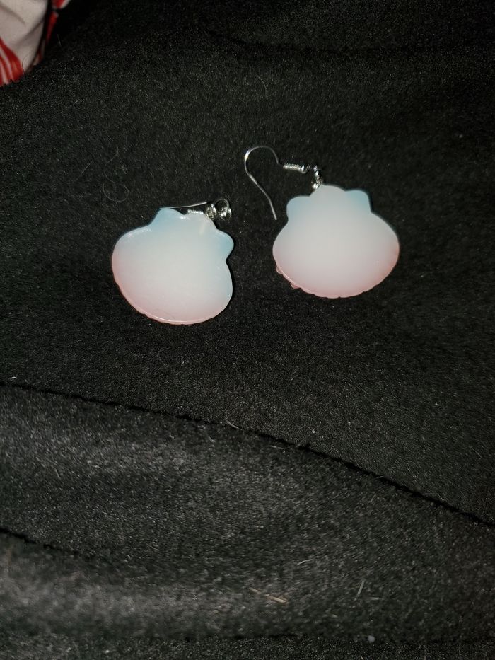 Boucles d'oreilles pendantes design coquillages - photo numéro 2