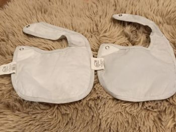 Lot bavoirs - photo numéro 3