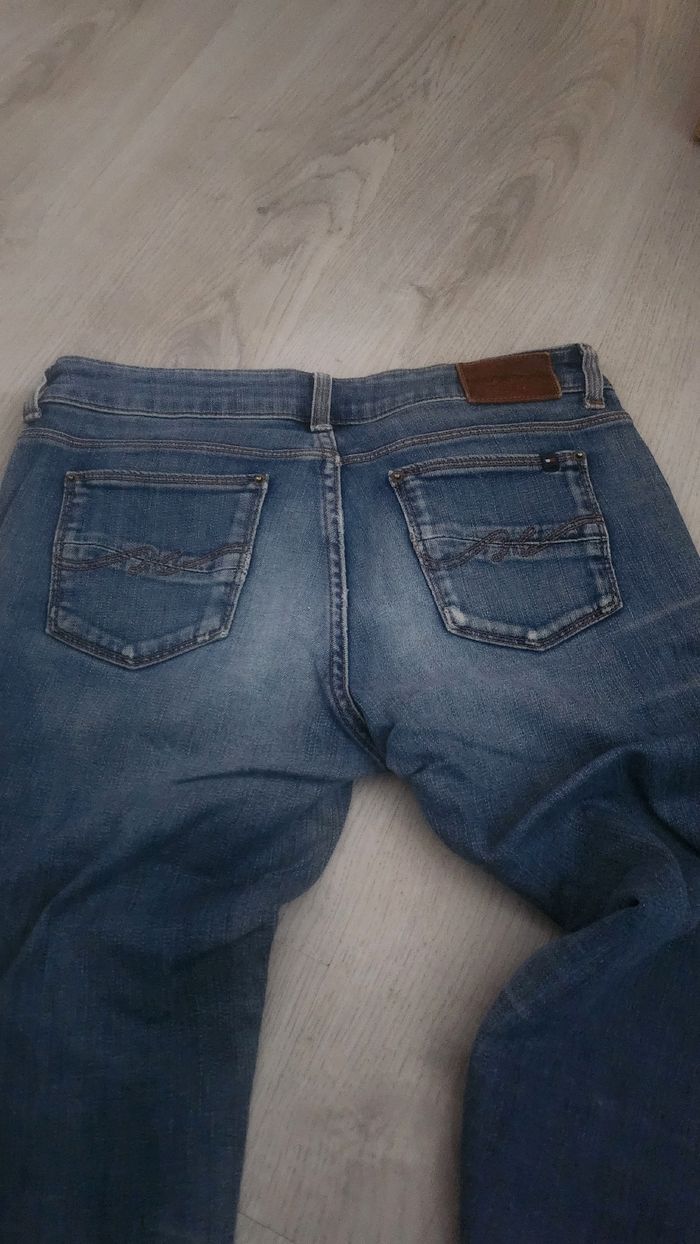 Jean tommy hilfiger taille 38 - photo numéro 2
