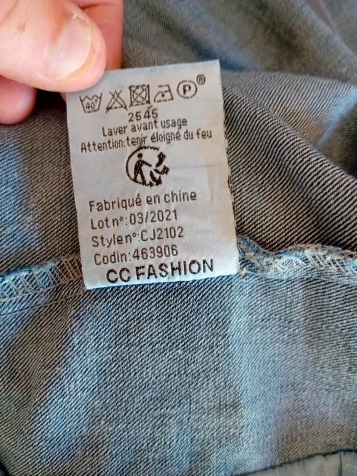Veste en jeans effet usé taille L/40. - photo numéro 6
