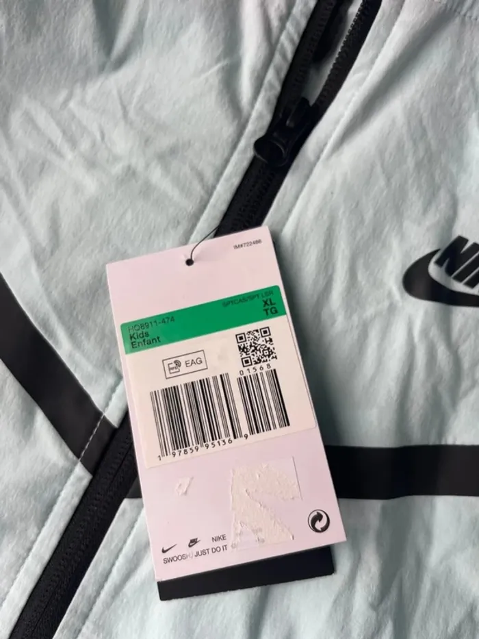 Veste Nike tech - photo numéro 2