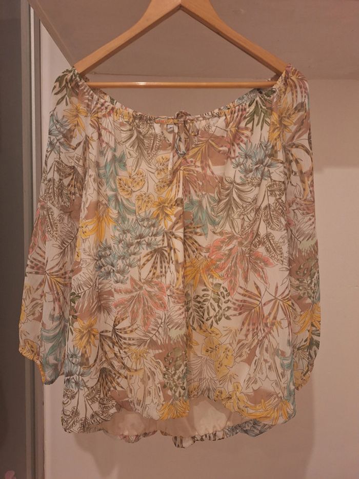 Joli haut type blouse fleuri couleurs pastelles taille 46 - photo numéro 3