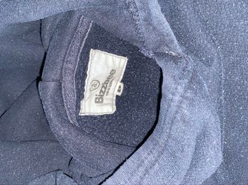 Pull noir