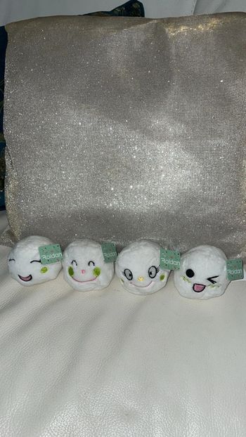 Lot de 4 peluches "boules de neige" Roldan - Neuves