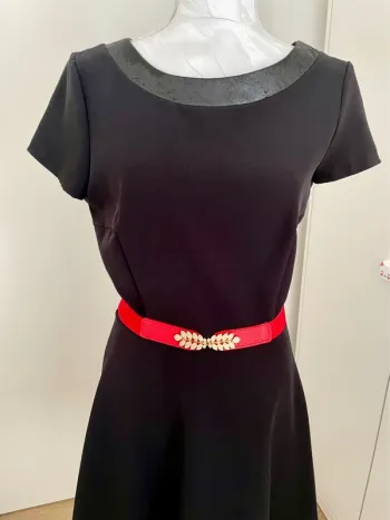Ceinture rouge et doré “feuille” élastique, taille ajustable neuve