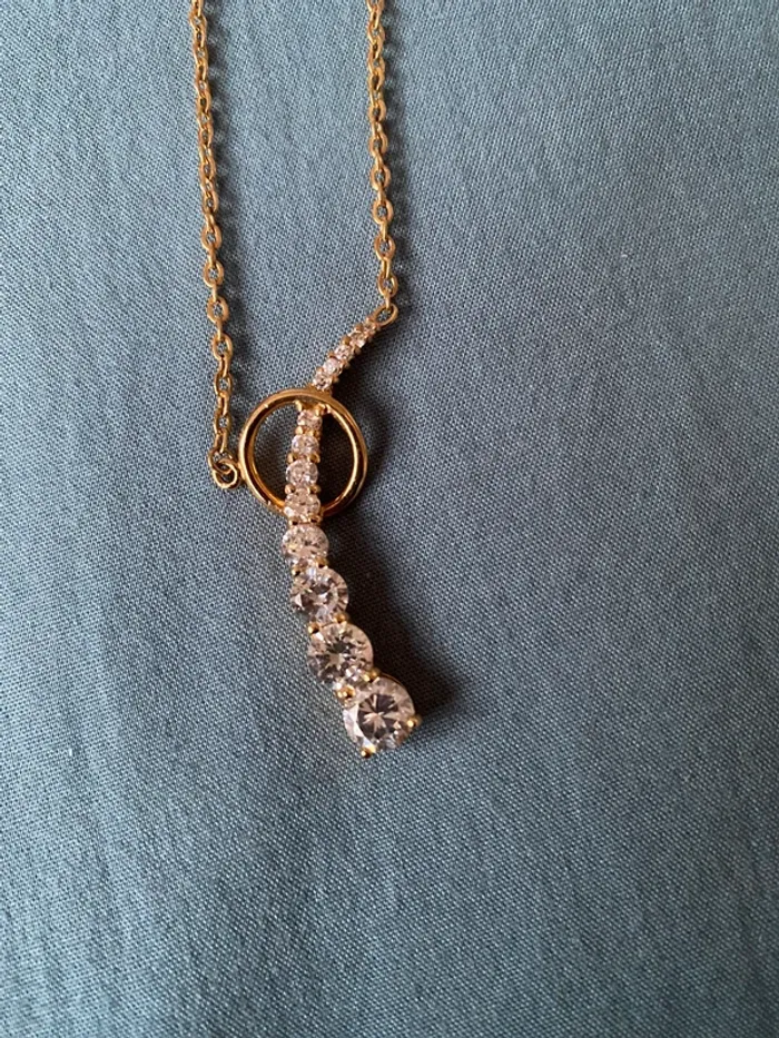 Collier doré - photo numéro 2