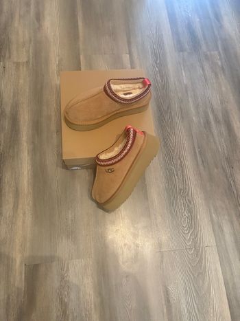 Ugg marron | état neuf | jamais porté | taille 38 |