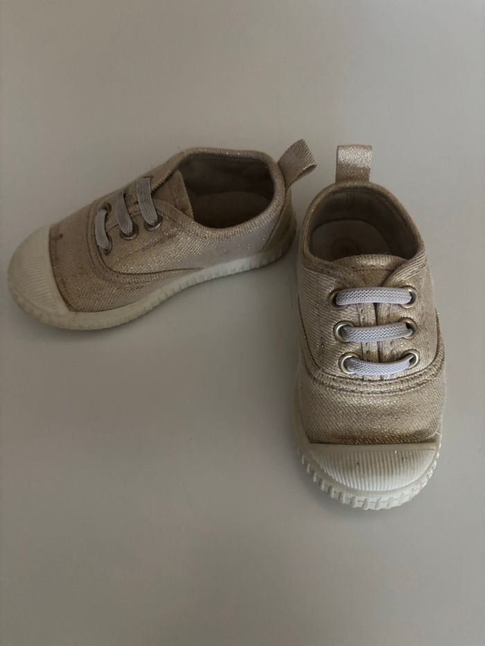 Chaussure enfant taille 21