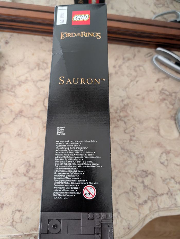 Lego le casque de Sauron 11373 - photo numéro 4