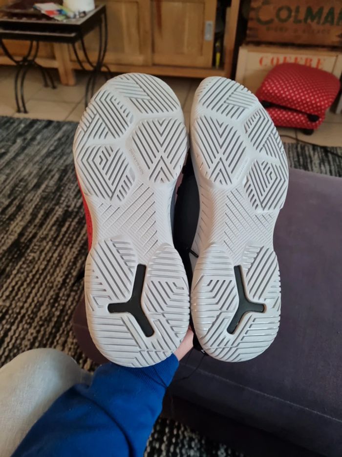 Chaussures de basketball neuves Decathlon - photo numéro 4