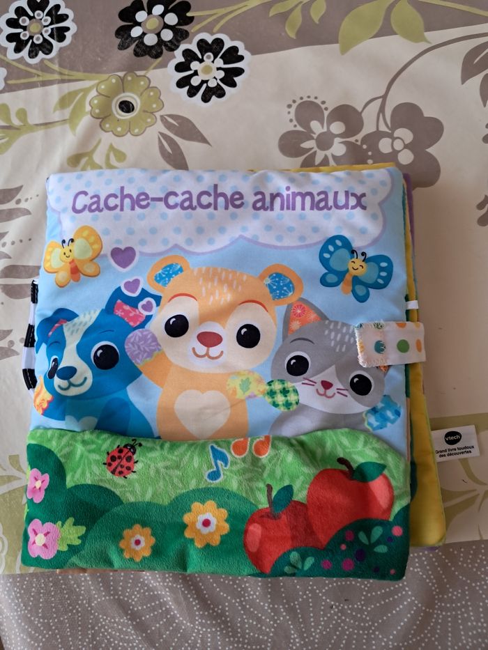 Grand livre "cache cache des animaux